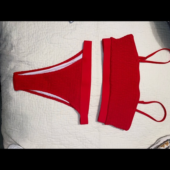 Red High-wasted Bikini - Picture 2 of 3